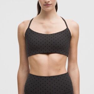 Lululemon Flow Y Bra Light Support, A/B Cup
Evolve in Polka Dot Flocked